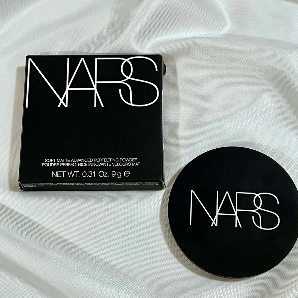SOFT MATTE ADVANCED PERFECTING POWDER ( BAY) - Picture 4 of 5
